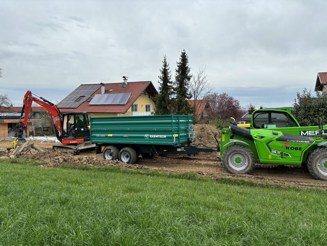 /assets/images/z/Bagger_Merlo_Kipper-v0m9h4734ssg1s8.jpg